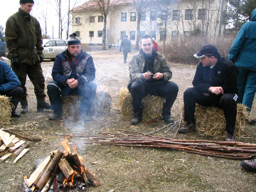 Makkaranpaistoa